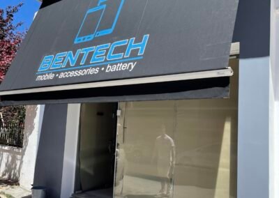 Mavri tenta me spastous vraxiones se epaggelmatiko xoro