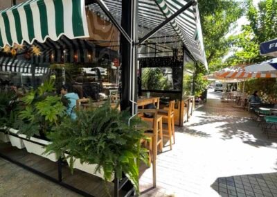 Tenta me prasinh riga me alouminia bammena me ilektrostatikh vafh